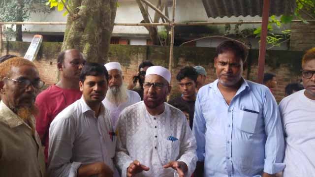 প্রতিমা ভাঙচুরের ঘটনায় জামায়াতের নেতৃবৃন্দের মন্দির পরিদর্শন