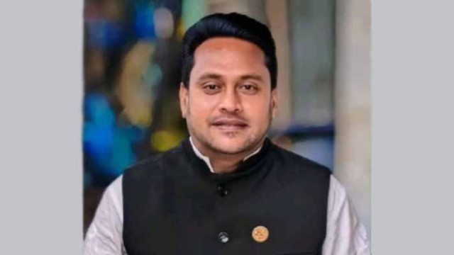 মসজিদে ঢুকে শিবিরের ক্যালেন্ডার ছিঁড়লেন ছাত্রলীগ নেতা