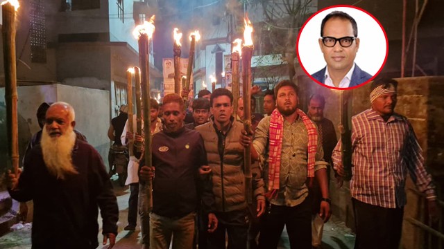 গোমস্তাপুরে আমিনুলের মনোনয়ন বাতিলের দাবিতে মশাল মিছিল