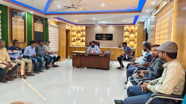 ভোলাহাটে সাংবাদিকদের সাথে ভারপ্রাপ্ত ইউএনও'র মতবিনিময়